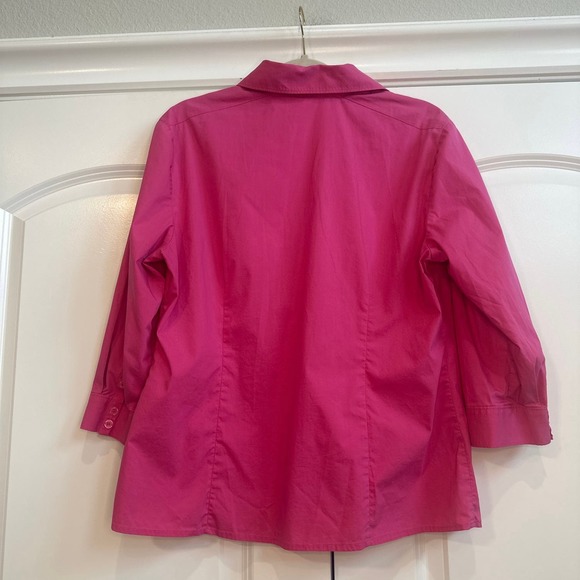 Chico’s size 2 (12) Vibrant Pink Collar Button Down with Pockets - Picture 4 of 4